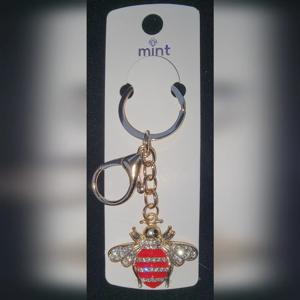 Red 🐝 Keychain - Picture 2 of 2